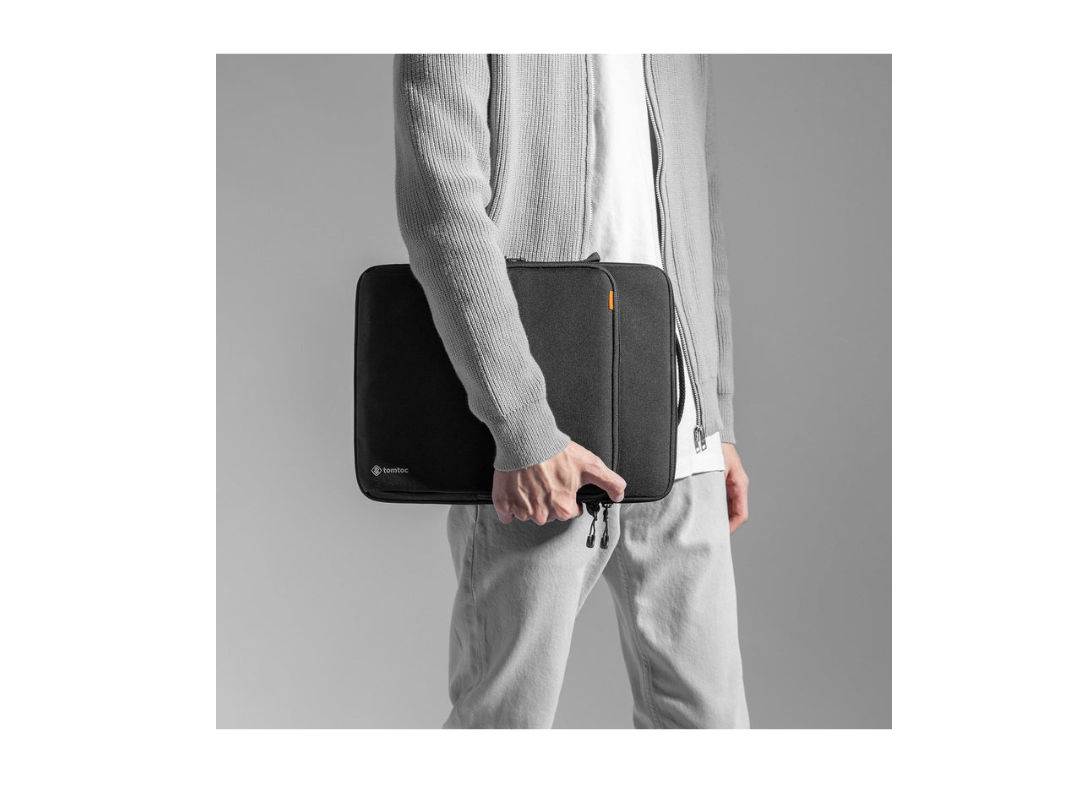 Buy Tomtoc H13 15” Laptop Shoulder Bag H13-E01D Black in Qatar Buy Tomtoc H13 15” Laptop Shoulder Bag H13-E01D Black in Qatar